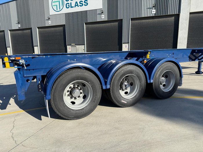 2025 CIMC 40' Skeletal With 3 Way Twist Locks-A Double Compliant