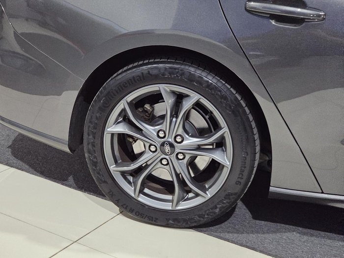 2019 Ford Focus ST-Line