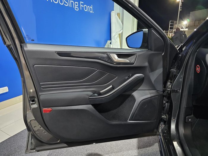 2019 Ford Focus ST-Line