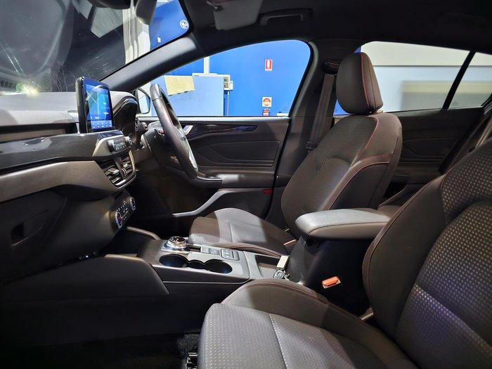 2019 Ford Focus ST-Line