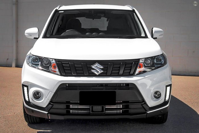 2023 Suzuki Vitara Turbo Shadow