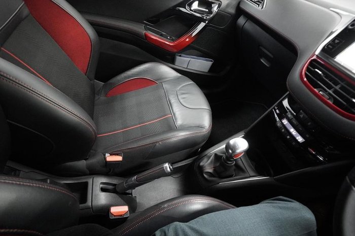 2013 Peugeot 208 GTi