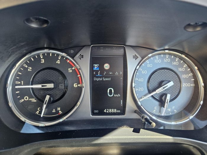 2021 Toyota Hilux SR