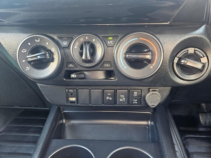 2021 Toyota Hilux SR