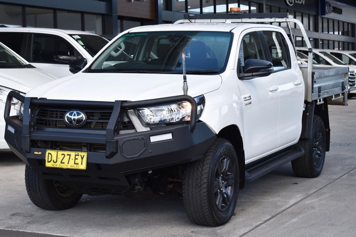 2023 Toyota Hilux SR