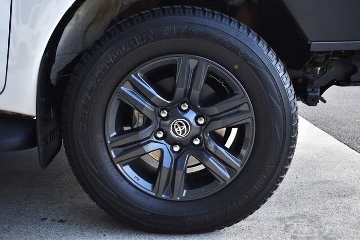 2023 Toyota Hilux SR