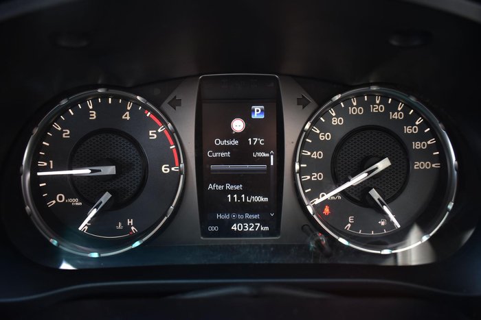 2023 Toyota Hilux SR