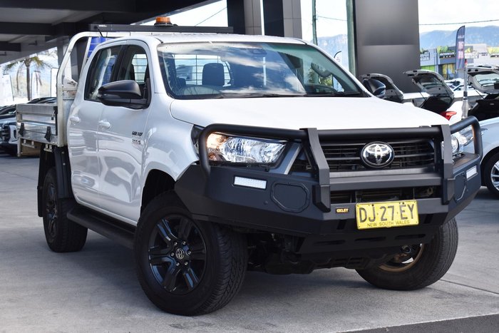 2023 Toyota Hilux SR