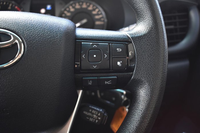 2023 Toyota Hilux SR