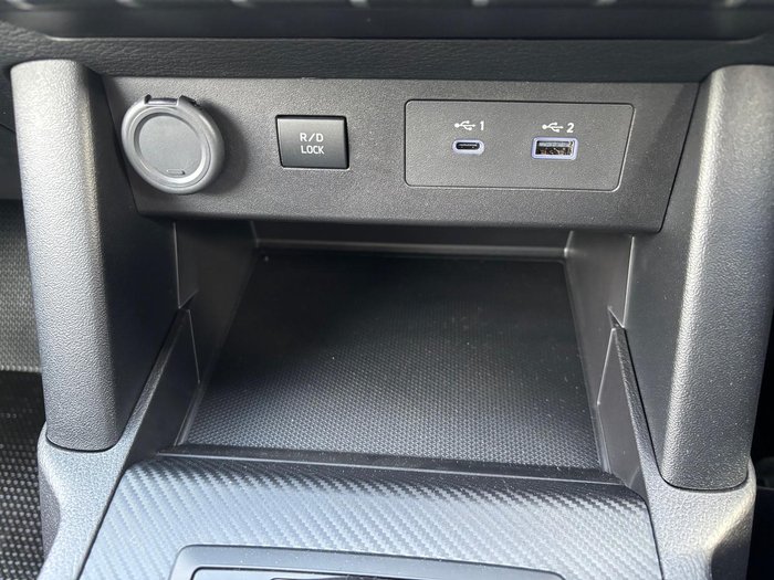 2024 Mitsubishi Triton GLX+