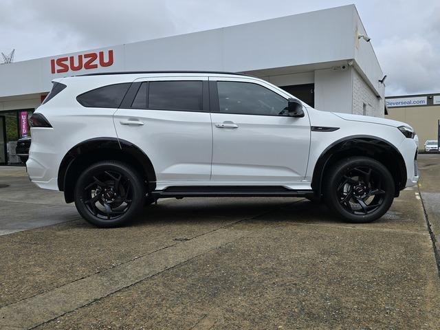 2025 Isuzu MU-X X-TERRAIN