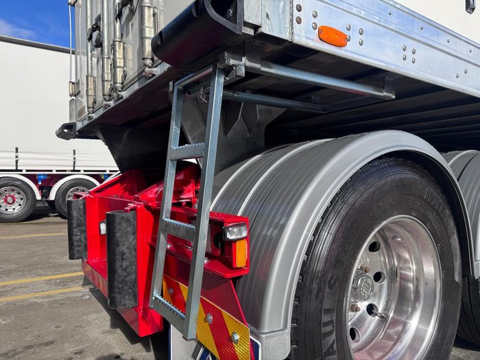 2012 Maxitrans St3 Lead A 12 Pallet -30 Reefer Double Stacker