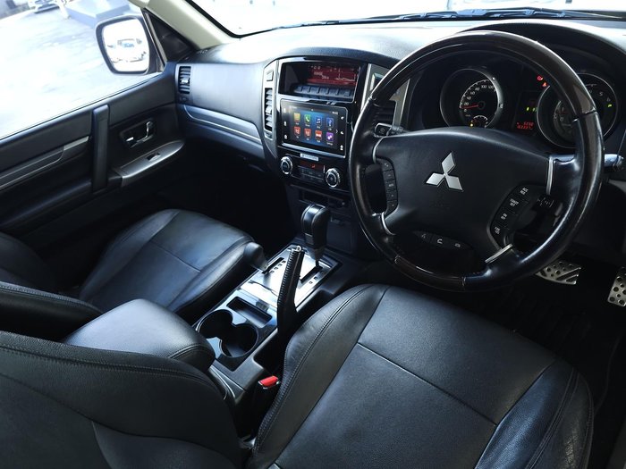 2015 Mitsubishi Pajero Exceed