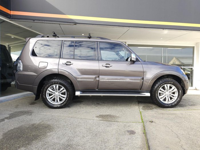 2015 Mitsubishi Pajero Exceed