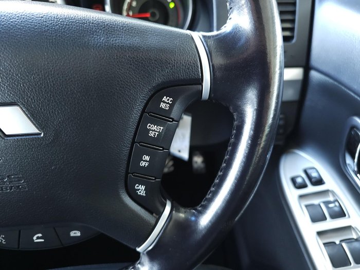 2015 Mitsubishi Pajero Exceed