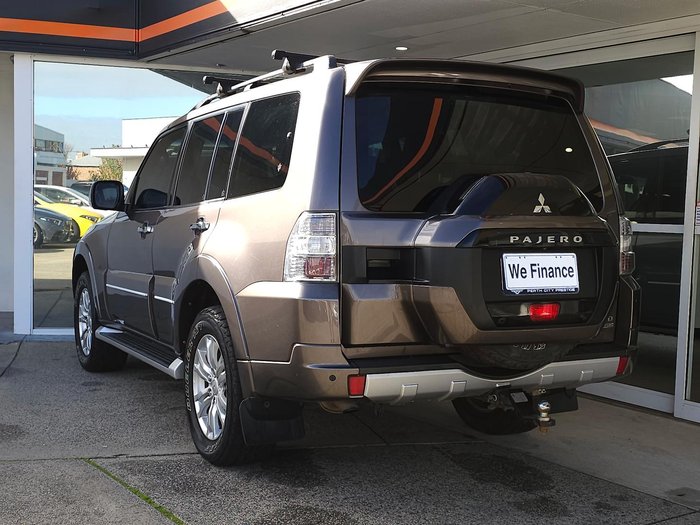 2015 Mitsubishi Pajero Exceed