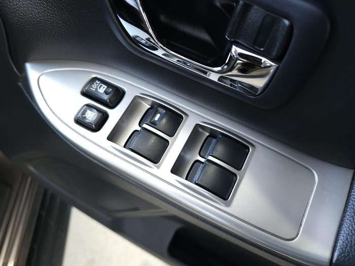 2015 Mitsubishi Pajero Exceed