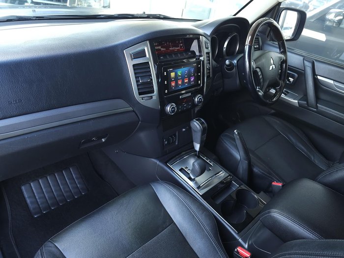 2015 Mitsubishi Pajero Exceed