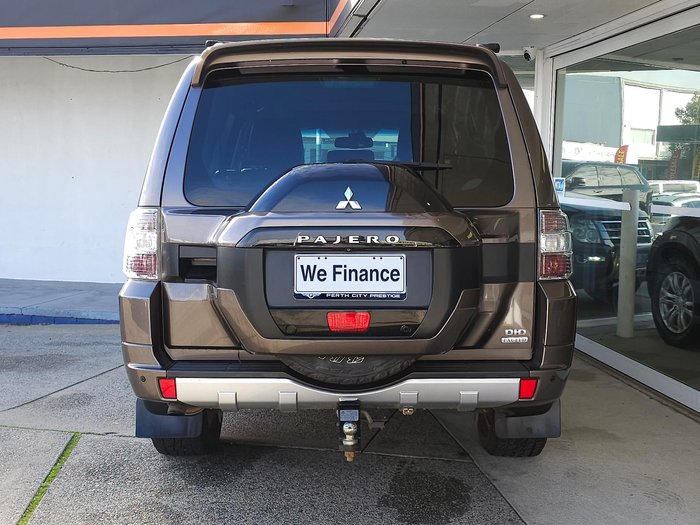 2015 Mitsubishi Pajero Exceed