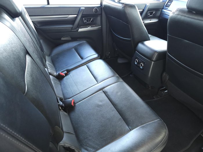 2015 Mitsubishi Pajero Exceed
