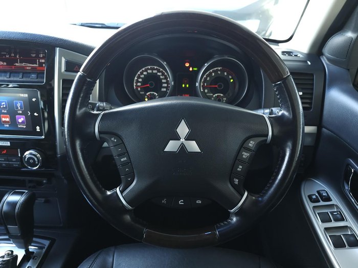 2015 Mitsubishi Pajero Exceed