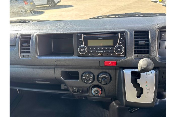 2016 Toyota Hiace Commuter
