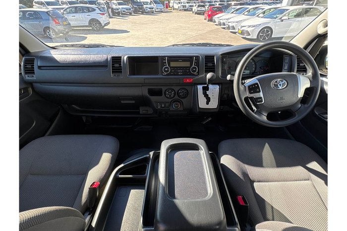 2016 Toyota Hiace Commuter