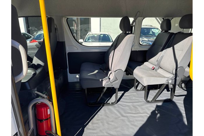 2016 Toyota Hiace Commuter