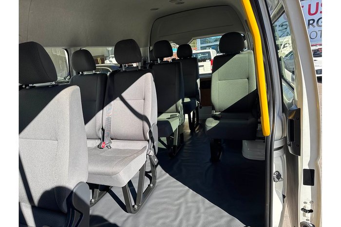 2016 Toyota Hiace Commuter