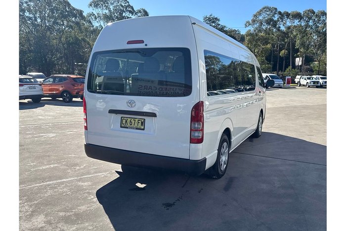 2016 Toyota Hiace Commuter