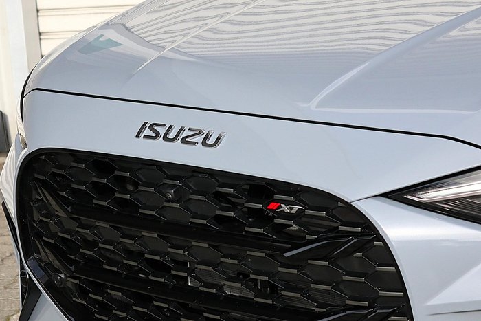 2025 Isuzu MU-X X-TERRAIN