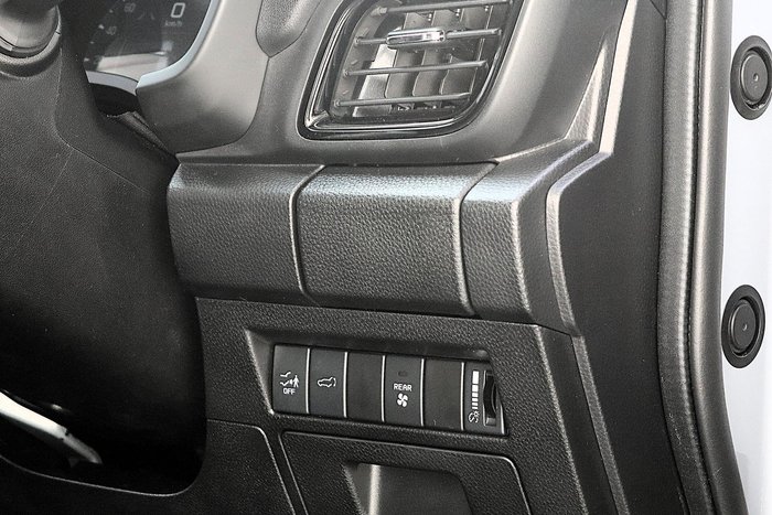 2025 Isuzu MU-X X-TERRAIN