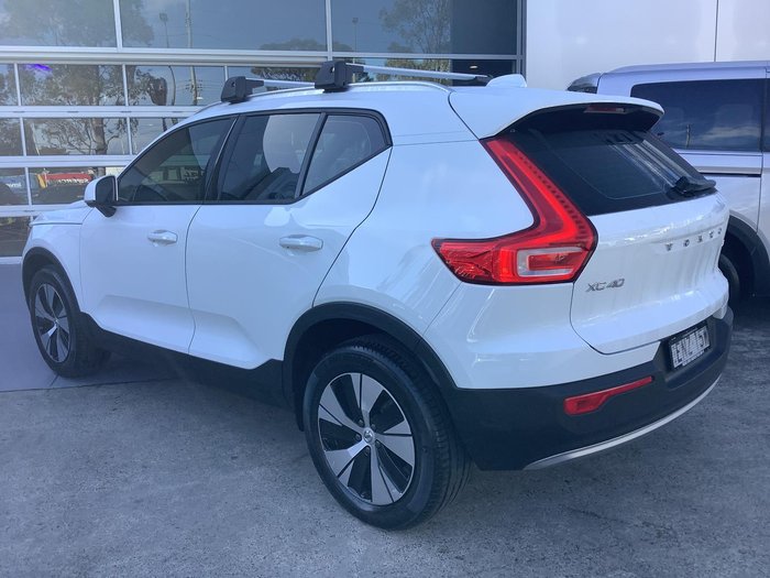 2021 Volvo XC40 T4 Momentum