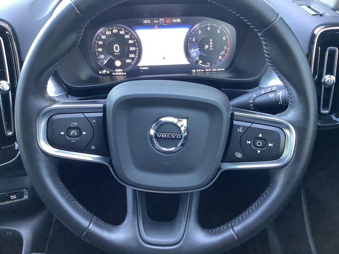 2021 Volvo XC40 T4 Momentum
