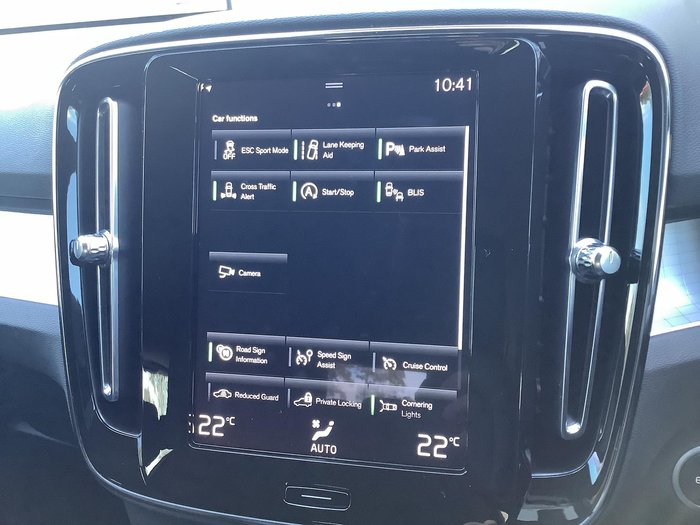 2021 Volvo XC40 T4 Momentum