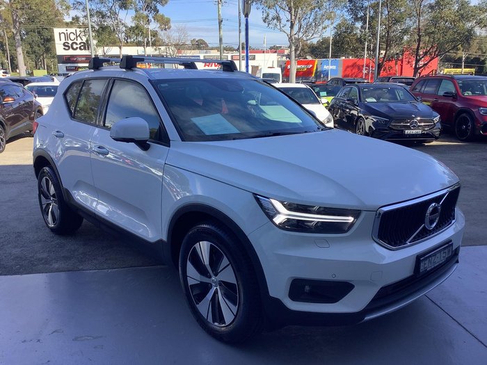 2021 Volvo XC40 T4 Momentum