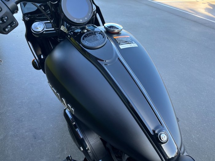 2023 Indian SPORT CHIEF CRUISER STEALTH GRAY