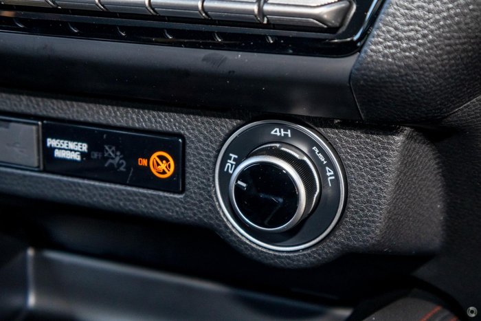 2025 Mazda BT-50 SP