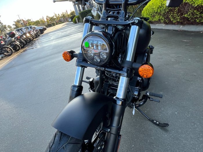 2023 Indian CHIEF DARK HORSE BLACK SMOKE