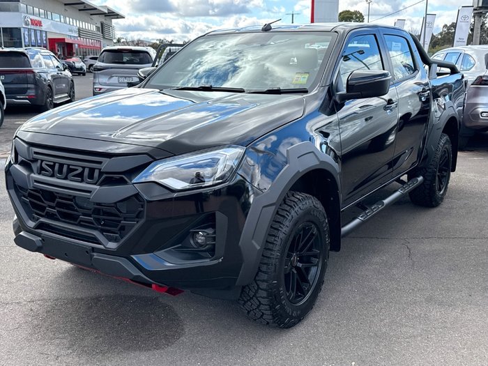 2025 Isuzu D-MAX BLADE