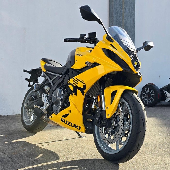 2025 Suzuki GSX-8R GSX-R Yellow