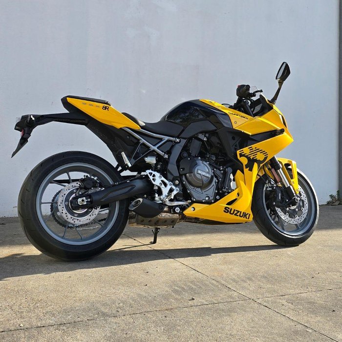 2025 Suzuki GSX-8R GSX-R Yellow