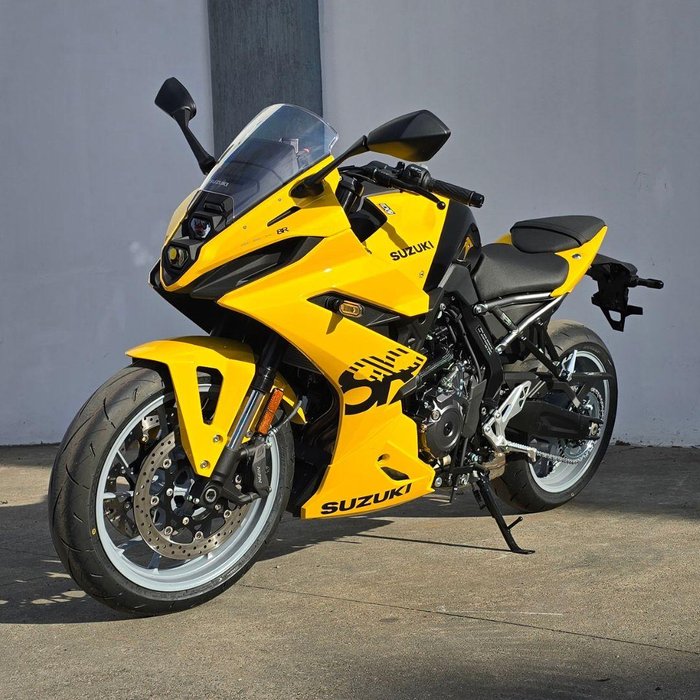 2025 Suzuki GSX-8R GSX-R Yellow