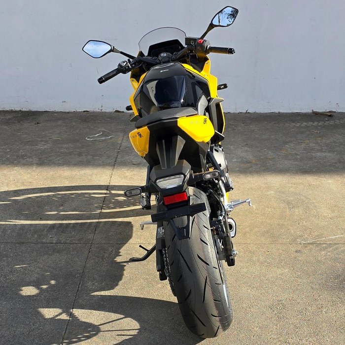 2025 Suzuki GSX-8R GSX-R Yellow