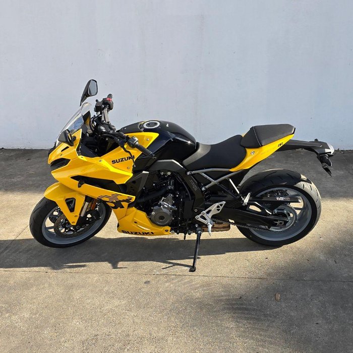 2025 Suzuki GSX-8R GSX-R Yellow