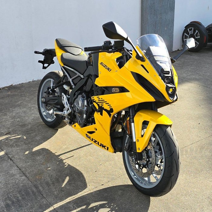 2025 Suzuki GSX-8R GSX-R Yellow