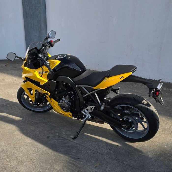 2025 Suzuki GSX-8R GSX-R Yellow