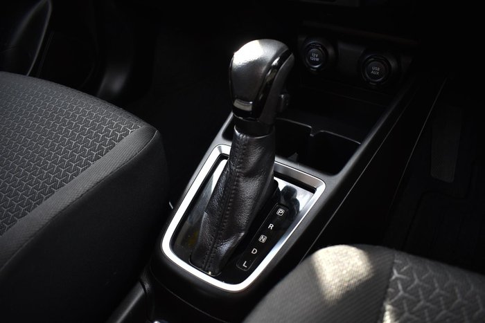 2023 Suzuki Swift GL AZ Series II Pure White