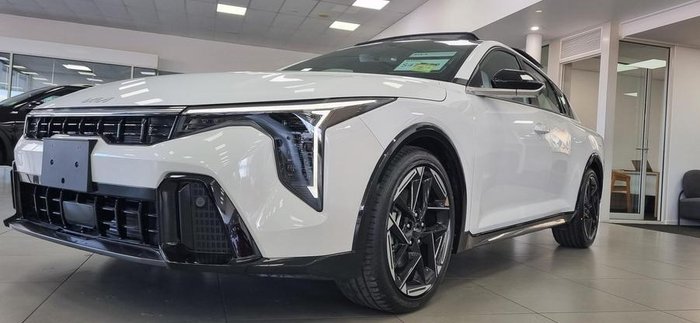 2024 Kia K4 GT-Line