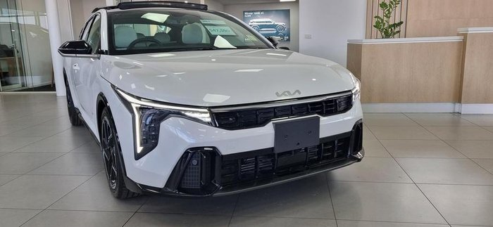 2024 Kia K4 GT-Line